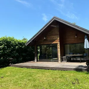 Chalet Les Pieds Dans L'eau Aiguebelette, Nances